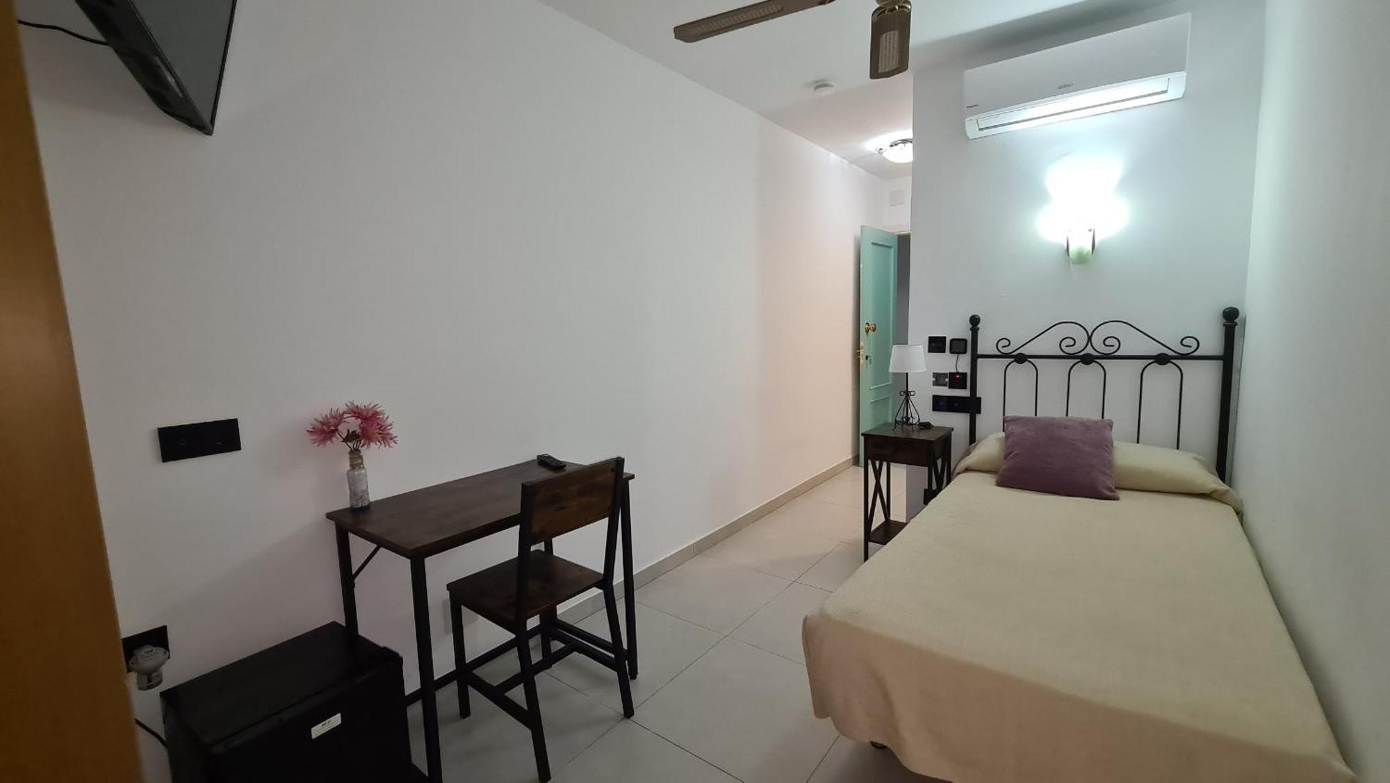 Hotel SAN SEBASTIAN Almuñécar Bagian luar foto